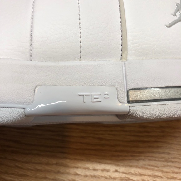 Jordan Team Elite 2 Low Men’s Basketball Shoes - Picture 9 of 14